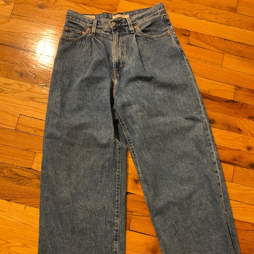 Levi’s cropped high waisted jeans